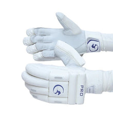 Gortonshire Pro Cricket Batting Gloves